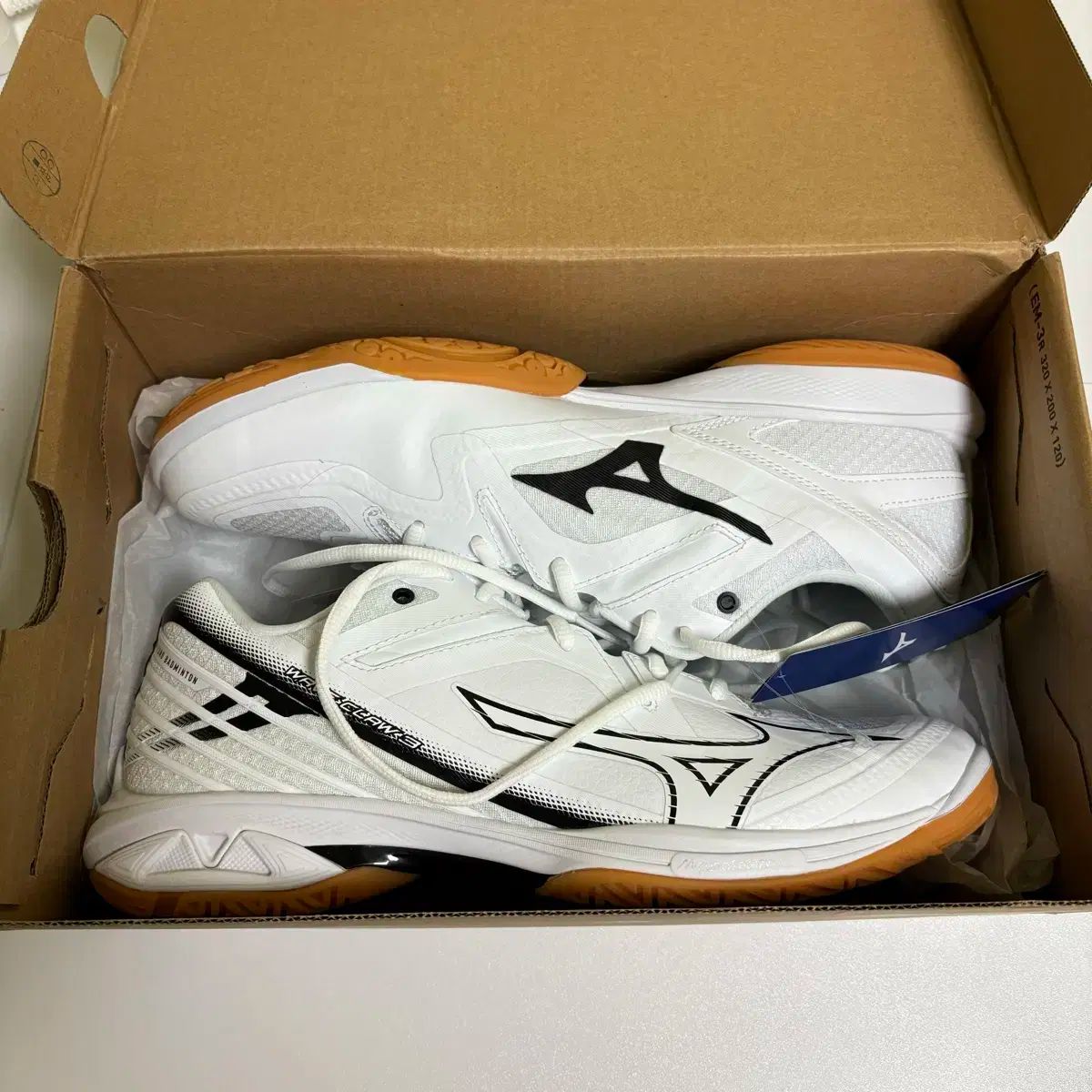 Mizuno ミズノ ウェーブクロー 3 275 バドミントンクラブ