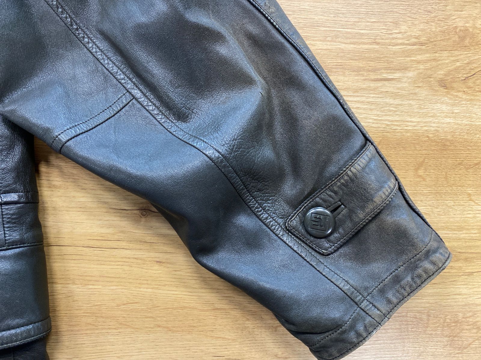 pierre balmain グリーンレザーコート 美品】PIERRE BALMAIN