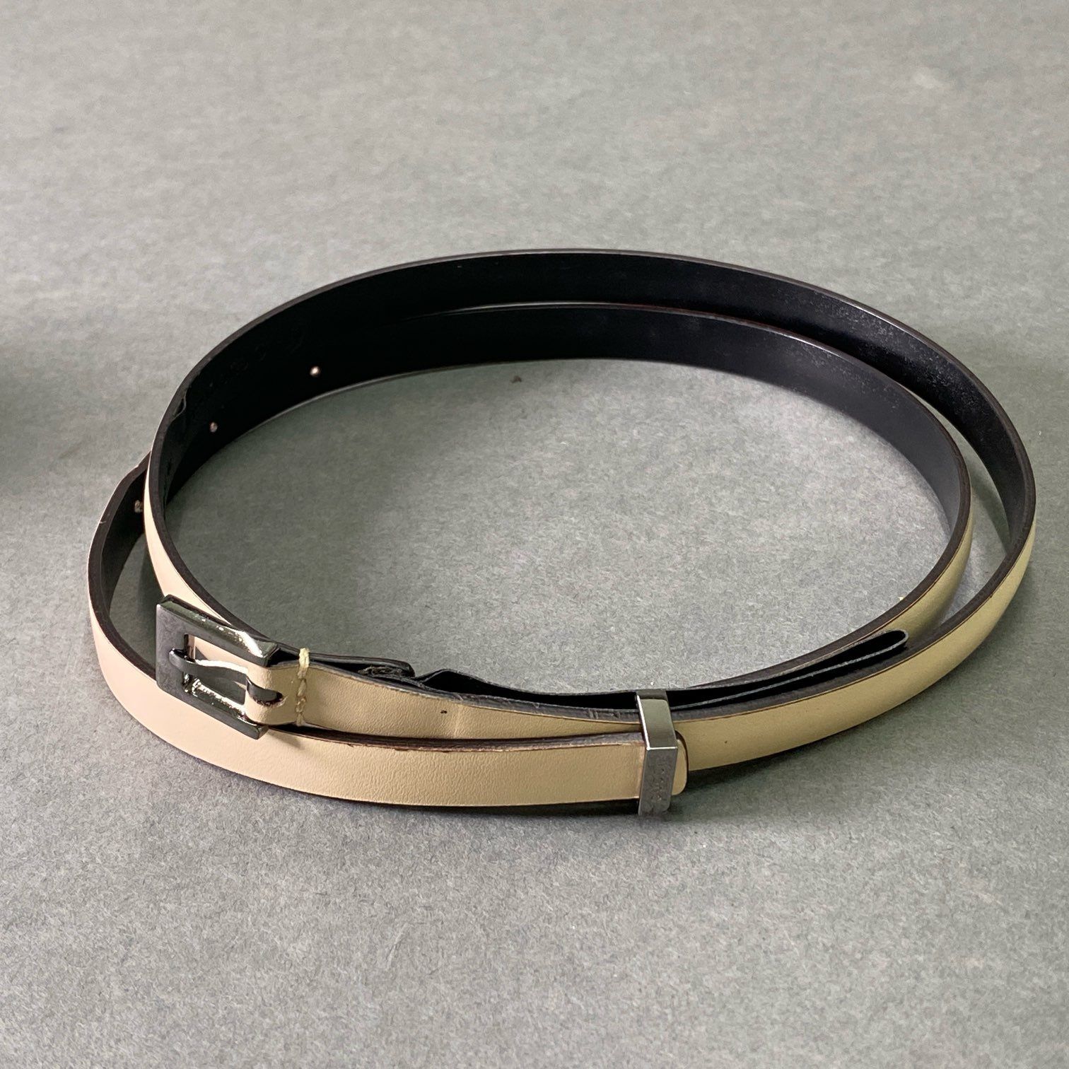 e8 GUCCI グッチ レザー 細ベルト 70 / 28 ベージュ ブラック