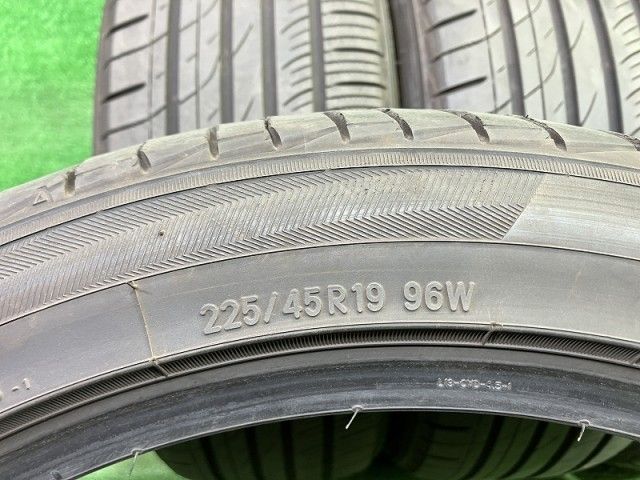 225|45R19