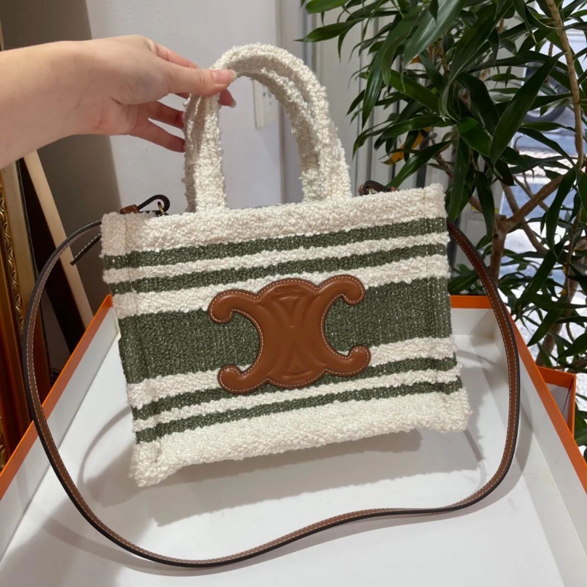 セリーヌ トリオンフ キャンバス スモール ボストン ホワイト 限定