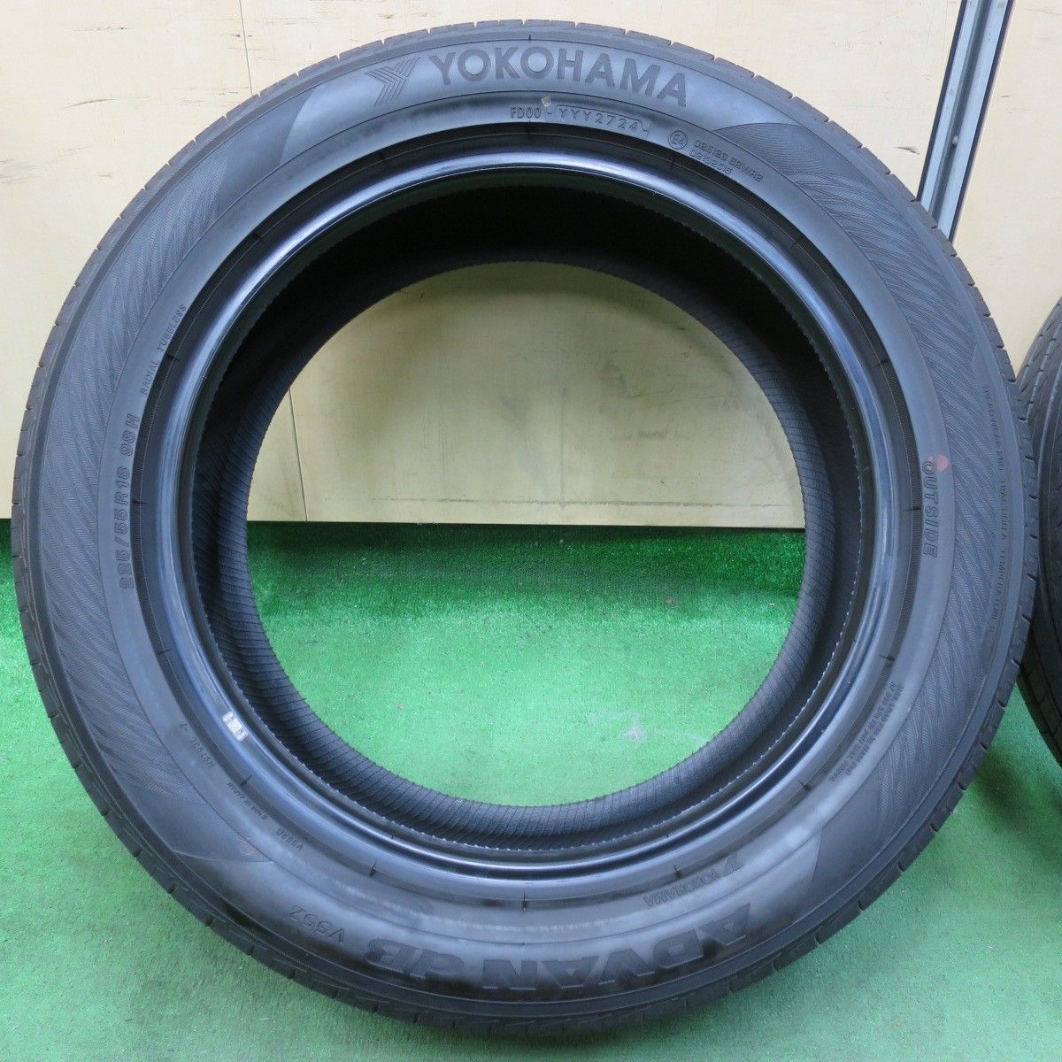 送料無料] バリ溝！24年！ ほぼ新車外し☆225/55R18 ヨコハマ アドバン 
