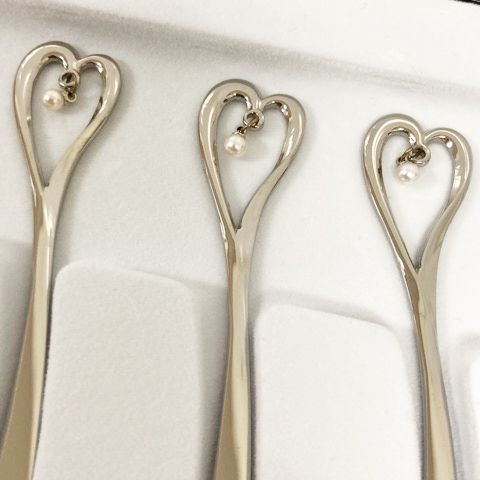 MIKIMOTO ミキモト　パール付きカトラリー（スプーン５本・フォーク５本 ） MIKIMOTO（ミキモト） 真珠付きスプーン5本セット 音楽モチーフ