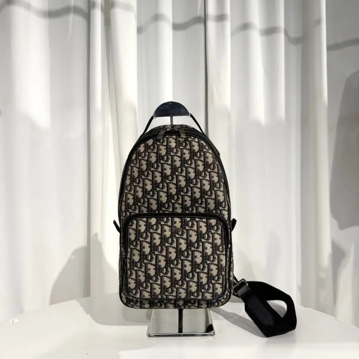 （日本未入荷】Dior スリングバッグライダー2.0 実用的♪】DIOR Rider 2.0 ジップ メッセンジャー バッグ ミニ