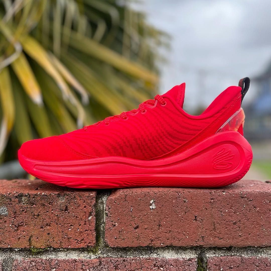 【新品未使用】完売品 アンダーアーマー カリー12 SPARK 25.5 新品未使用】完売品 アンダーアーマー カリー12 SPARK 25.5