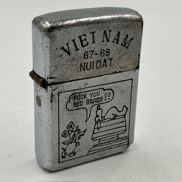 ジッポー ZIPPO ライター ベトナムジッポー 1967年後期 スヌーピー柄 WAR 使えます ヴェトナムジッポー - メルカリ