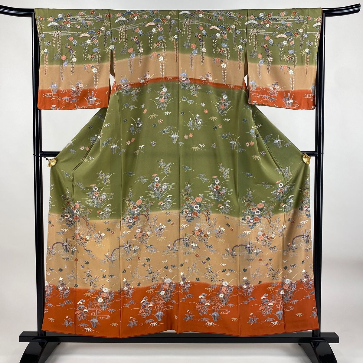 金彩流水に秋草模様刺繍訪問着【中古】【着】【訪問着・付下げ】 平和屋