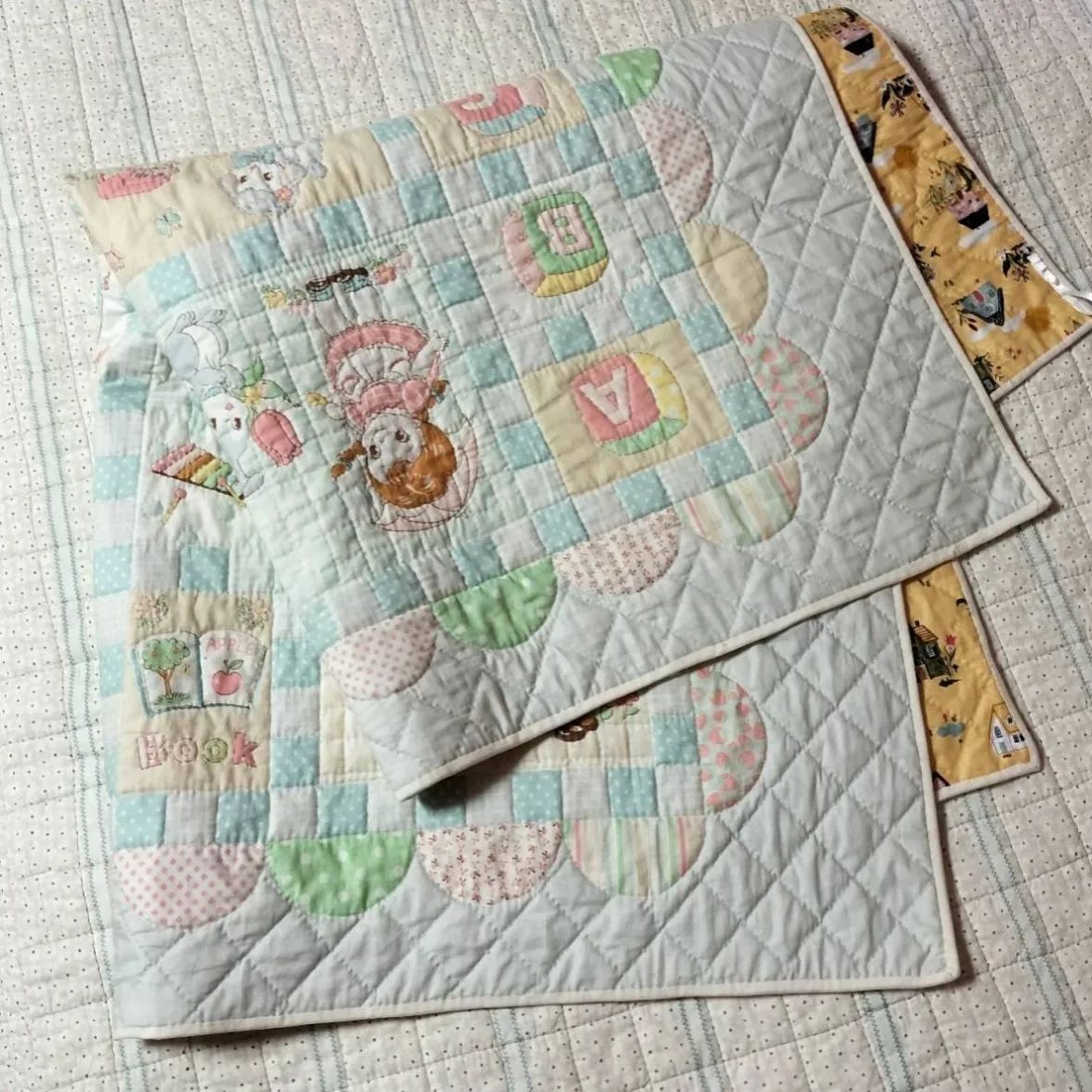 ☆かわいいベビーキルト👶タペストリー・シート・マット(約88cm×72cm