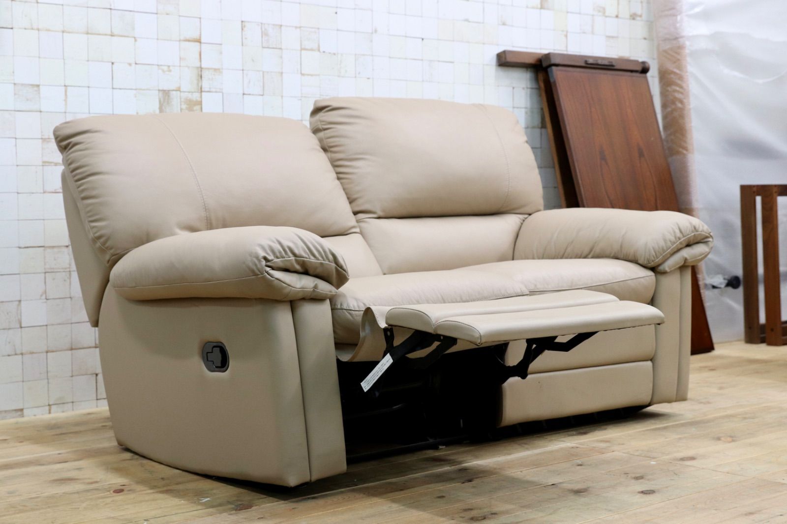 GMGK463○Leatherworld | レザーワールド 2人掛けソファ ラブソファ 連結 本革 ベージュ IDC大塚家具 2シーター 手動リクライニング