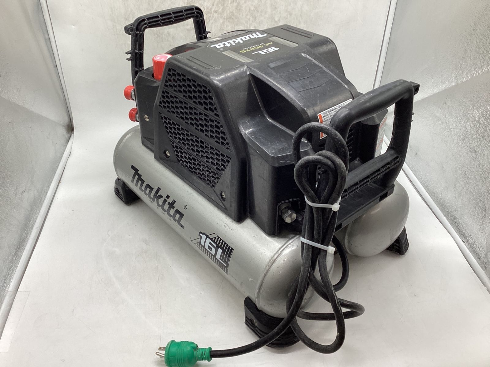 品 Makita マキタ 一般圧 高圧エアコンプレッサ 16L AC462XG ITPYOZ15767S エコツール豊田インター店 M02