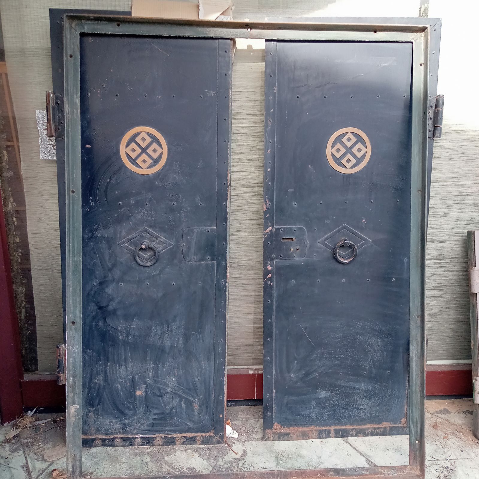 ◯ 蔵戸 鉄戸 2枚セット 昭和 レトロ 戸 建具 古屋 屋敷戸 時代物 蔵 