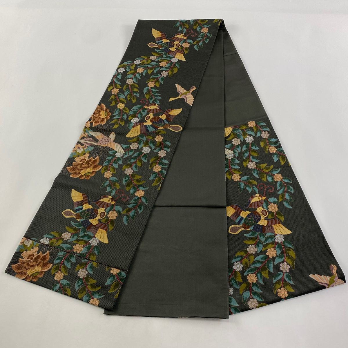 袋帯 美品 逸品 白綾苑大庭 落款 鴛鴦 花鳥 箔 黒灰 六通 正絹