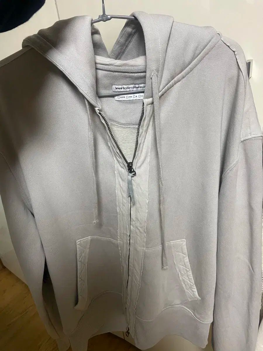 SCULPTOR フードジップアップ