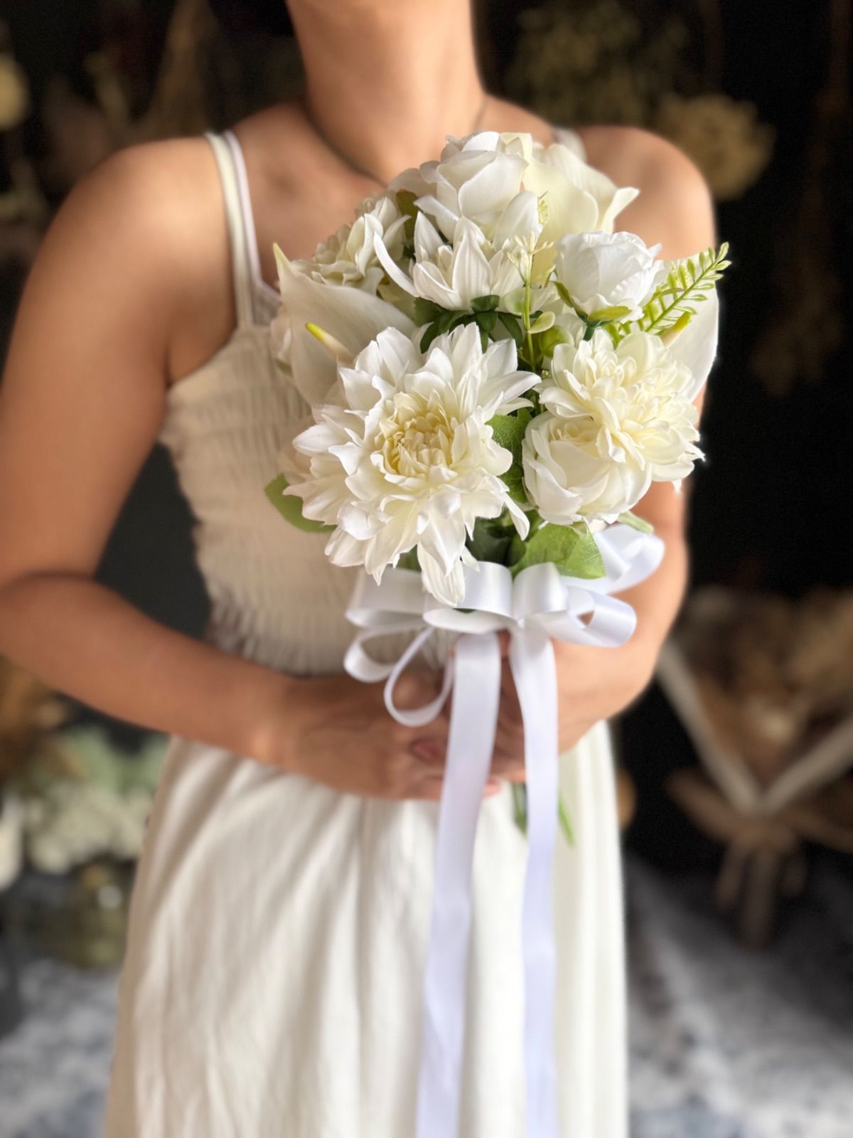 白ダリア×ブルー×黄色クラッチブーケ☆ブートニア 白ダリア×ブルー×黄色クラッチブーケ☆ブートニア 白ダリア×ブルー