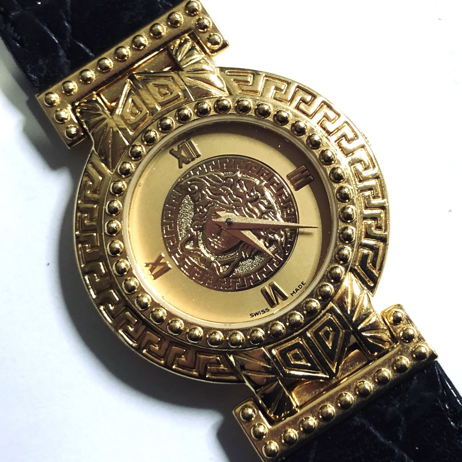 m001 Y3(60) ジャンニ・ヴェルサーチ コインウォッチ メデューサ文字盤 レディース クォーツ腕時計 ゴールド×ブラック 稼動品 ヴィンテージ  GIANNI VERSACE SIGNATURE 7008012 - メルカリ
