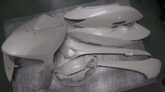 ディオ FI AF68-1400 の カウルセット 傷 1761089954