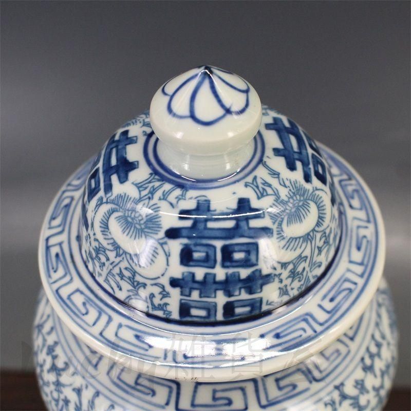 青花纏枝双喜紋缶 景徳鎮  陶磁器  現代工芸品 美術品 置物 清青花双喜纏枝紋将軍蓋缶 景徳鎮 陶磁器 装飾品 現代工芸品