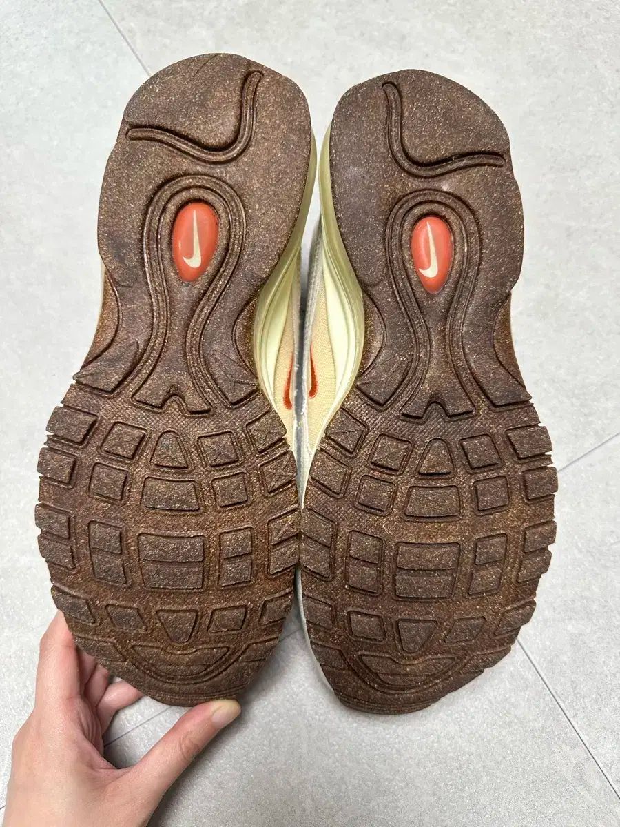 NIKE ナイキ