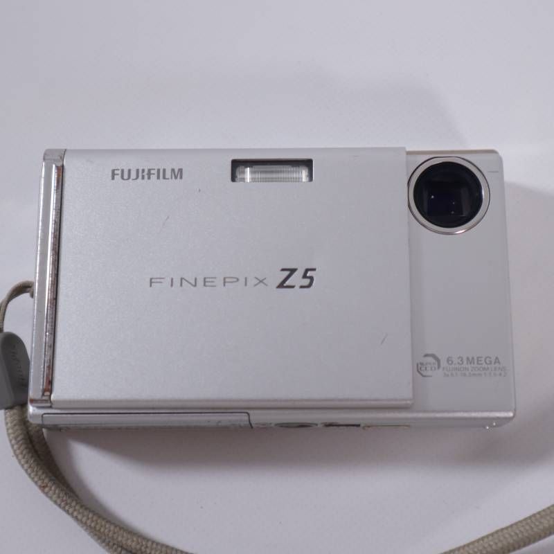 FUJIFILM FinePix Z5fd シルバー デジタルカメラ コンデジ 本体