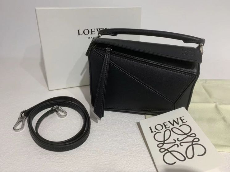 【LOEWE】パズルバッグミニ