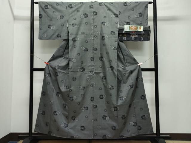 平和屋着物○本場大島紬 7マルキ 舞花文 前山織物謹製 証紙付き 正絹