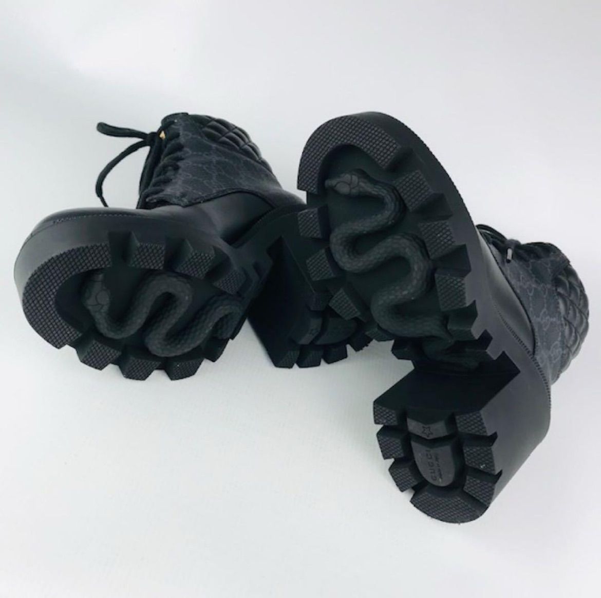 GUCCI グッチ スタイル GGスプリーム エンボス加工ブランドロゴ レザー切替し レースアップ ショートブーツ 35.5 イタリア製 ブーティ レディースブーツ ブーツ 秋冬物 カジュアル ブラック 靴 ブランド KIN-KAAI_COM