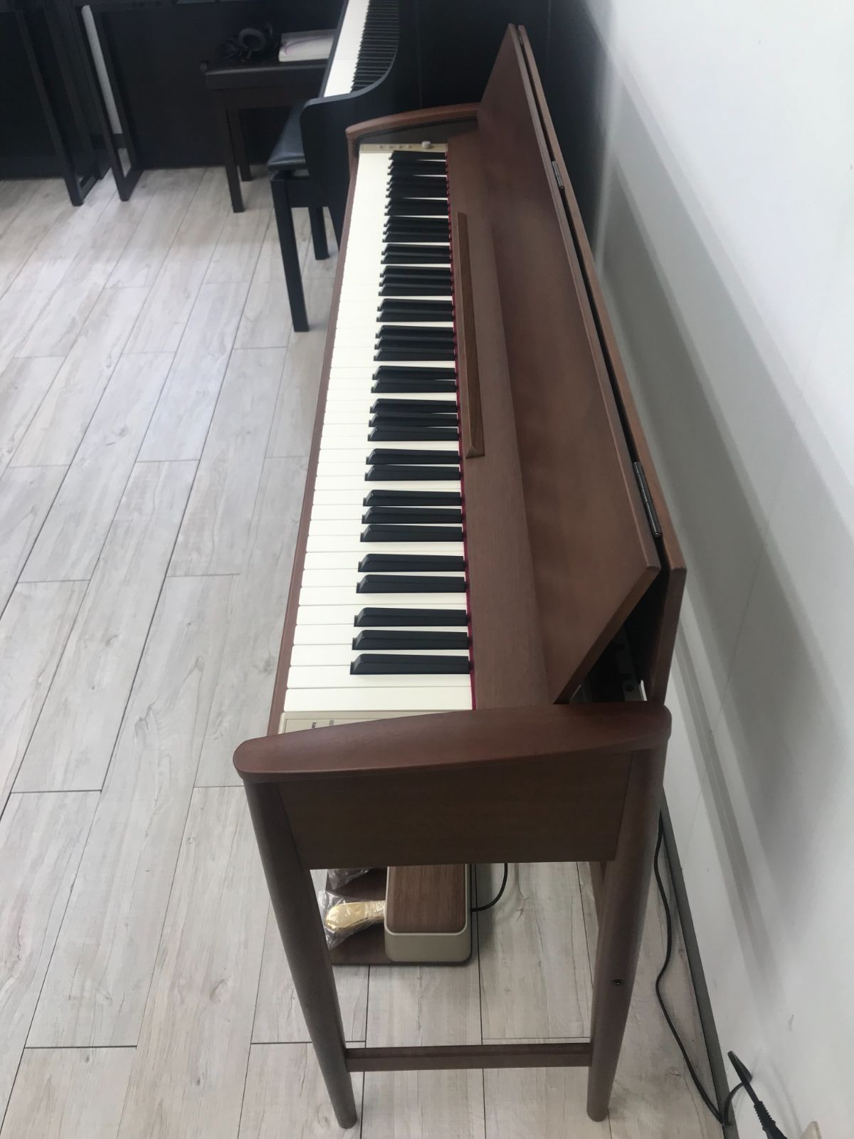 ★69912【電子ピアノ】ROLAND　KF10KW　16年製 ☆69912【電子ピアノ】ROLAND KF10KW 16年製 - メルカリ