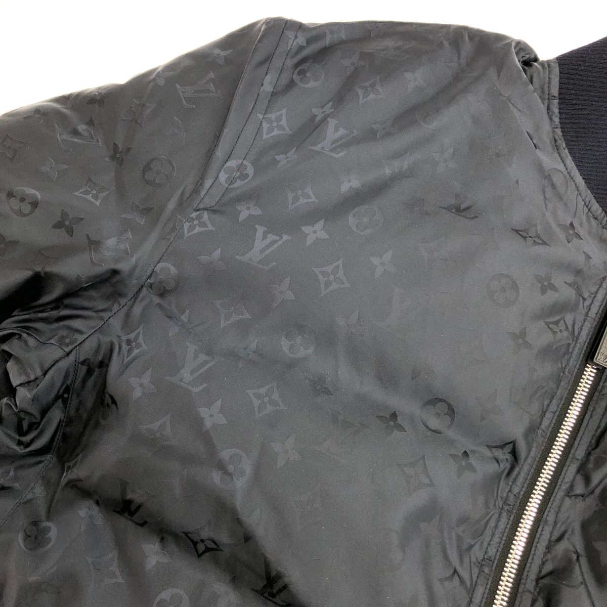 美品 LOUIS VUITTON ルイヴィトン リバーシブル モノグラム ダウン 