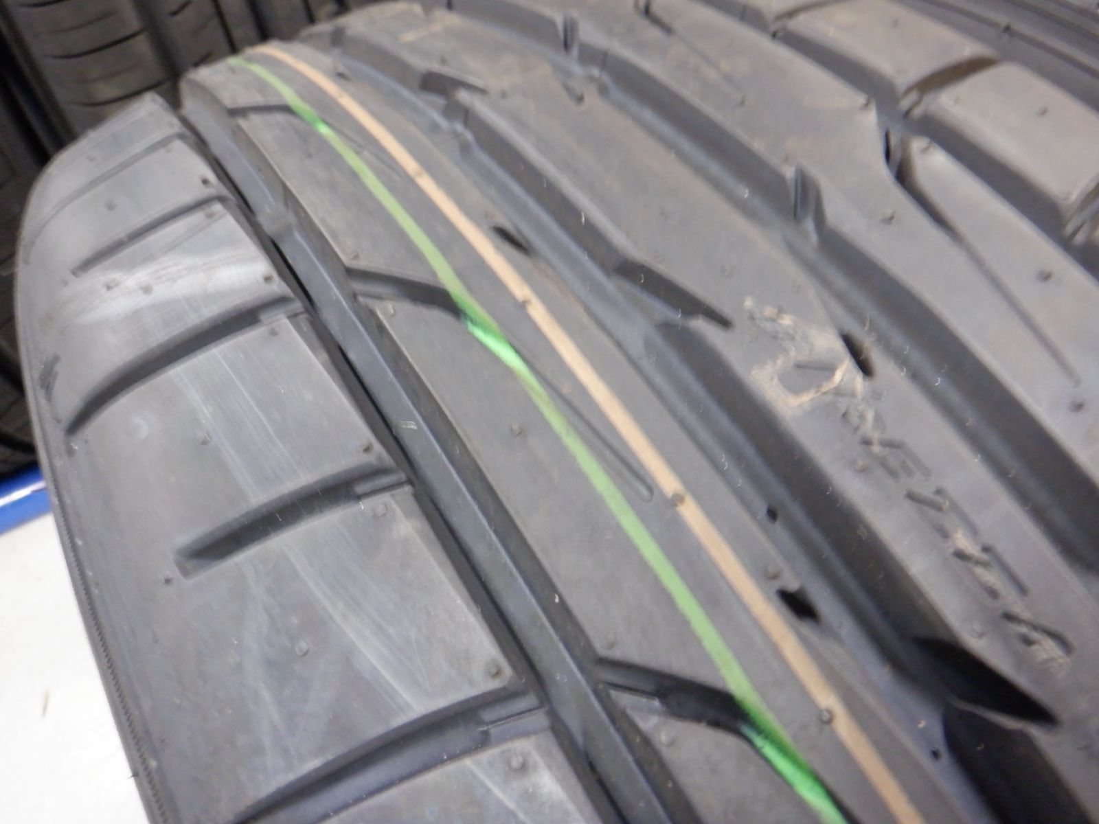 教育 225 40R18 ダンロップ ディレッツァDZ102 ２本 製 カローラスポーツ シビックＲ ゴルフなどに