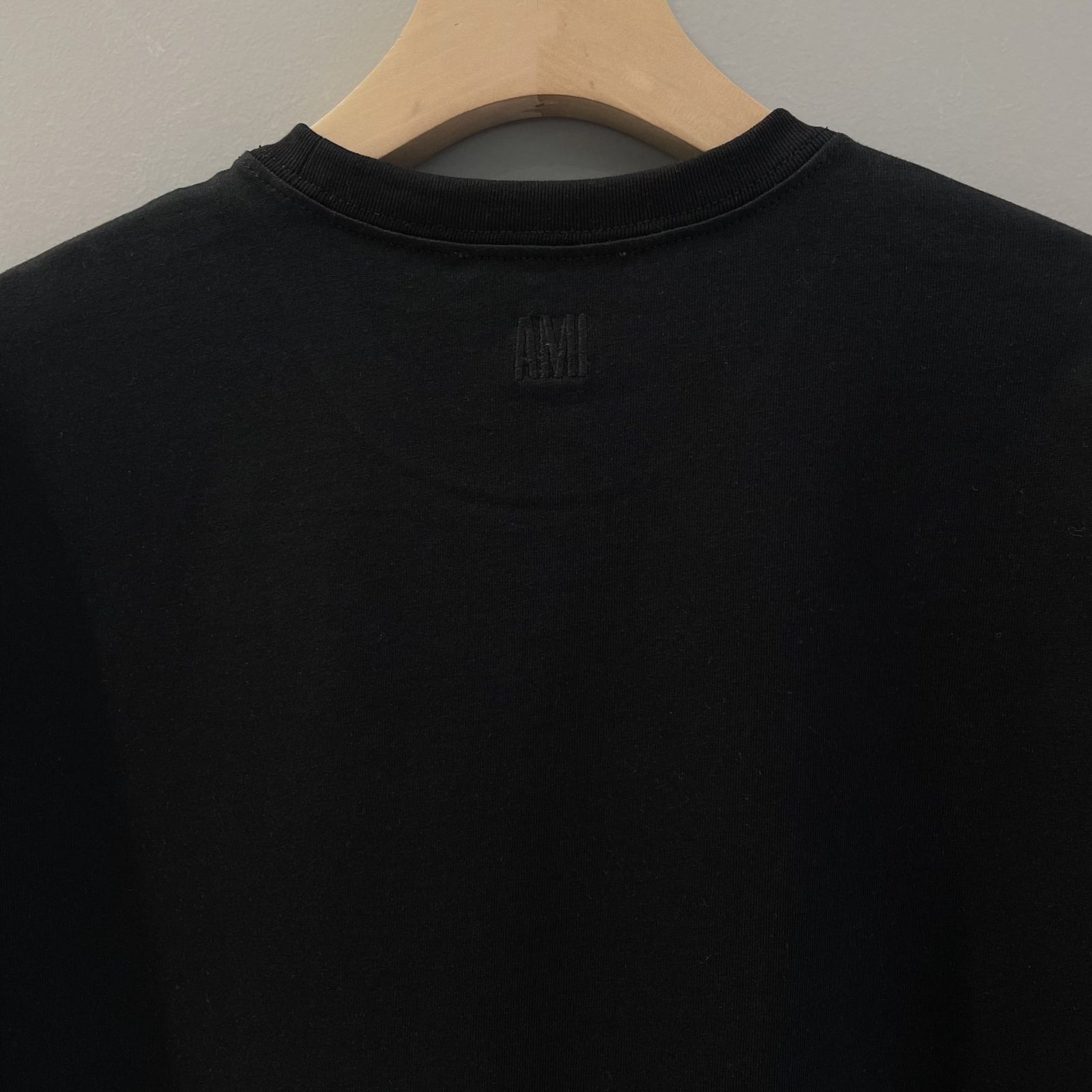 50% OFF 以上 - レディース福袋 新品・特価】AMI PARIS 赤ハート 黒 半袖 Tシャツ アミパリス トップス