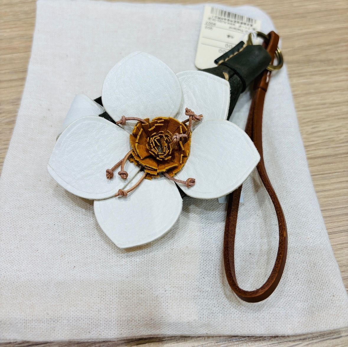 未使用　ゲンテン　シロツメ草　チャーム 革財布、バッグのgenten（ゲンテン）公式オンラインショップ