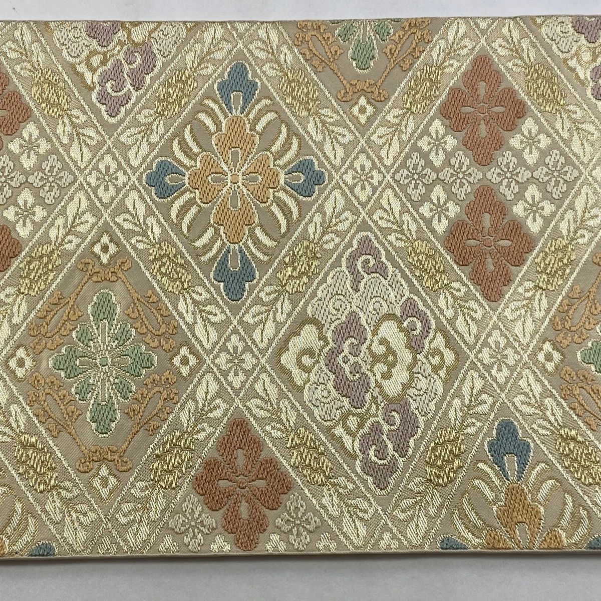 袋帯 菱形に美しい花柄模様 金銀糸 千歳茶色 O-3818 袋帯 菱形に美しい花柄模様 金銀糸 千歳茶色 O-3818の通販 by リユース