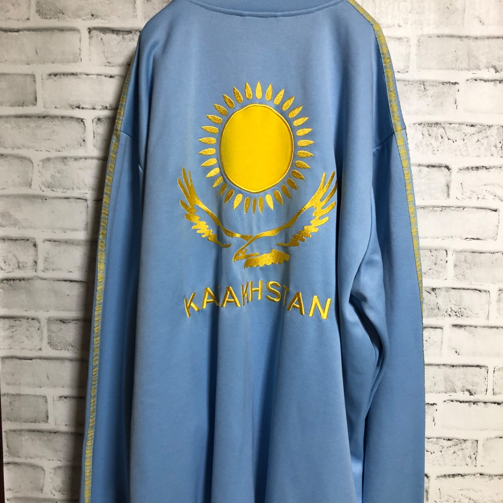 希少デザイン アディダス 刺繍センターロゴ ハーフジップ トラックジャケット adidasアディダスレディースハーフジップトラックジャケットロゴ