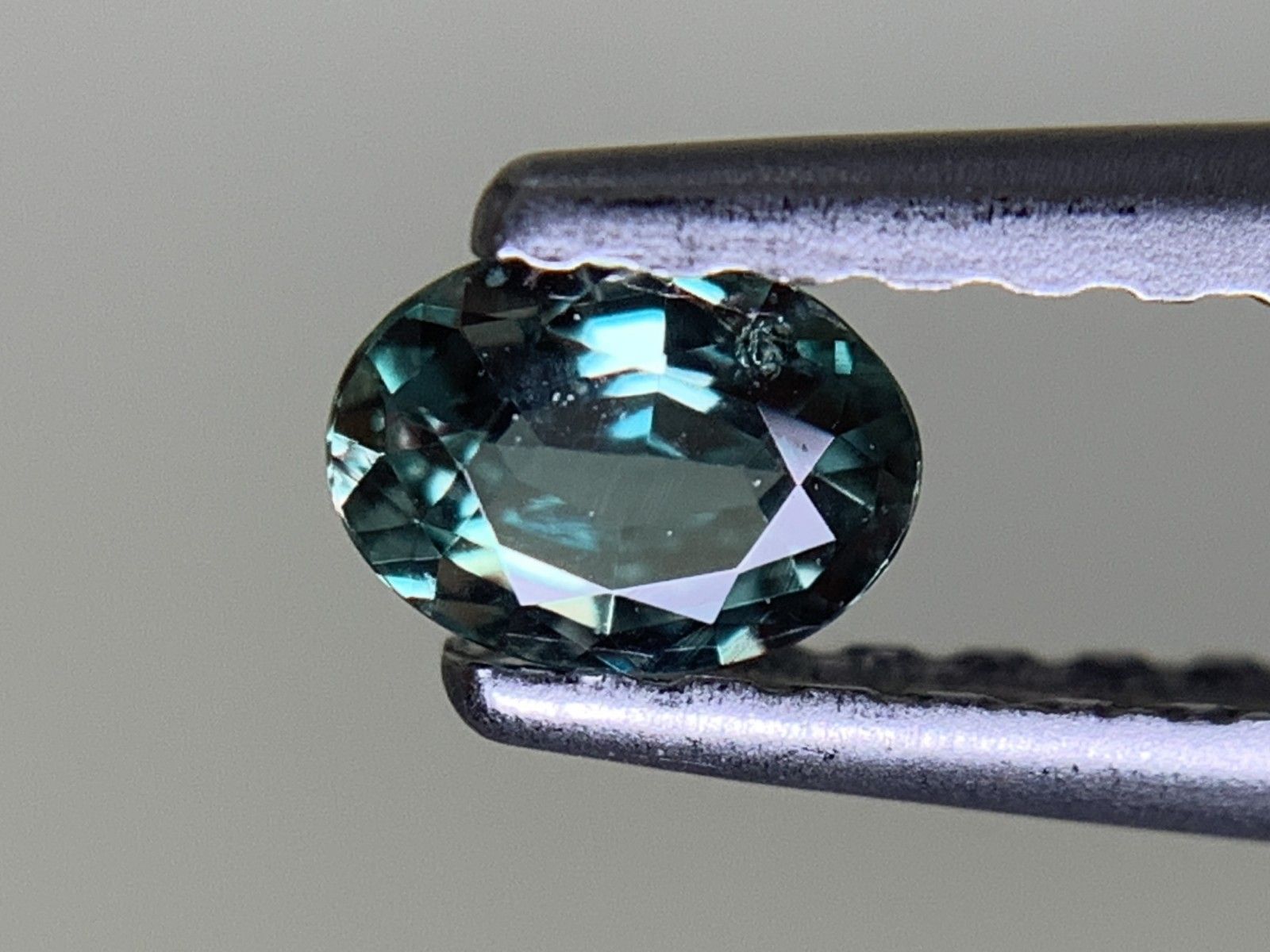 アレキサンドライト 0.182ct 中央宝石ソーティング付き 4.21