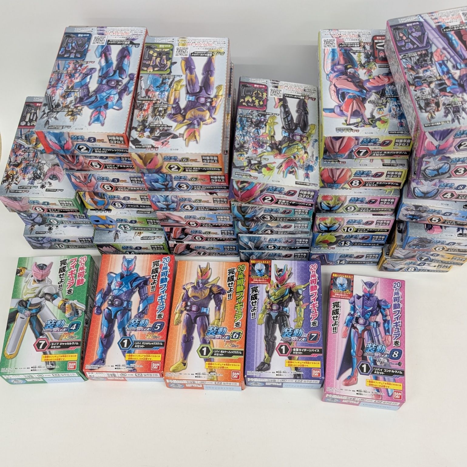 バンダイ 装動 仮面ライダー 40個まとめ売り かぶり無し　大量 バンダイ 装動 仮面ライダー 40個まとめ売り かぶり無し 大量