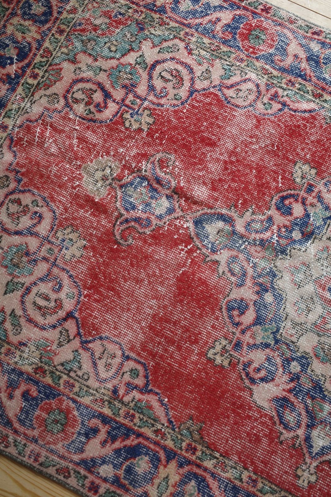 トルコ ヴィンテージラグ レッド メダリオン