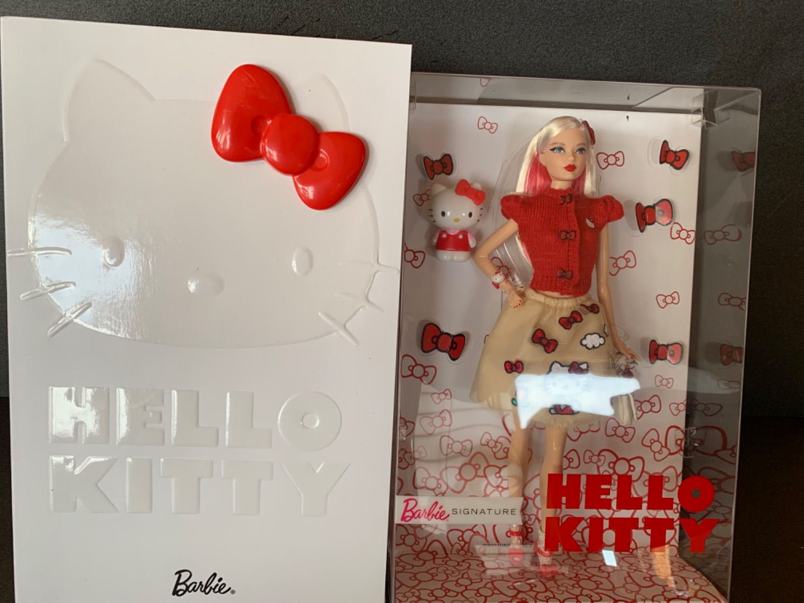 Barbie ️ハローキティ　コラボ　バービー　日本限定1000体