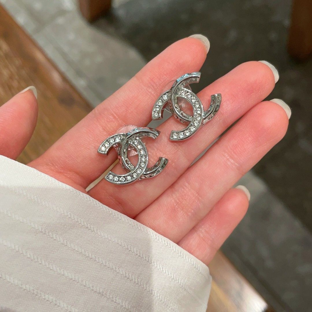 シンプル＊華やか上品【CHANEL】シャネル ピアス CHANEL シャネル ピアス ココマーク CCマーク ゴールド