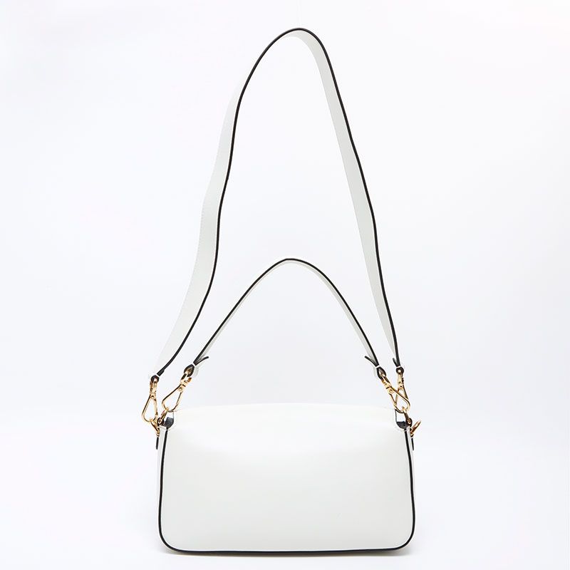 FENDI フェンディ ショルダーバッグ マルチポケット レザー バケット  