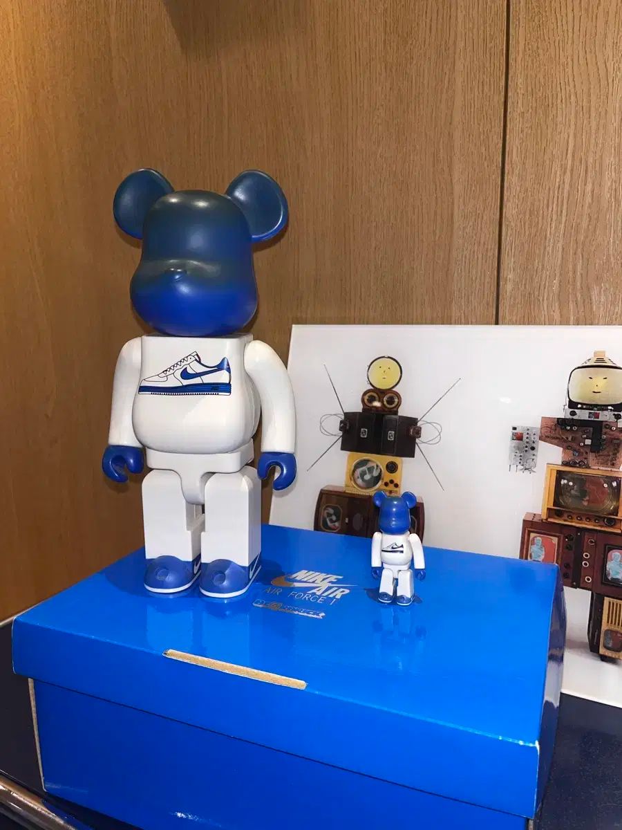 ベアブリック(BE@RBRICK)NIKE（エアフォースワン ）非売品 2025年最新】ベアブリック NIKE AIR FORCE ONEの人気アイテム