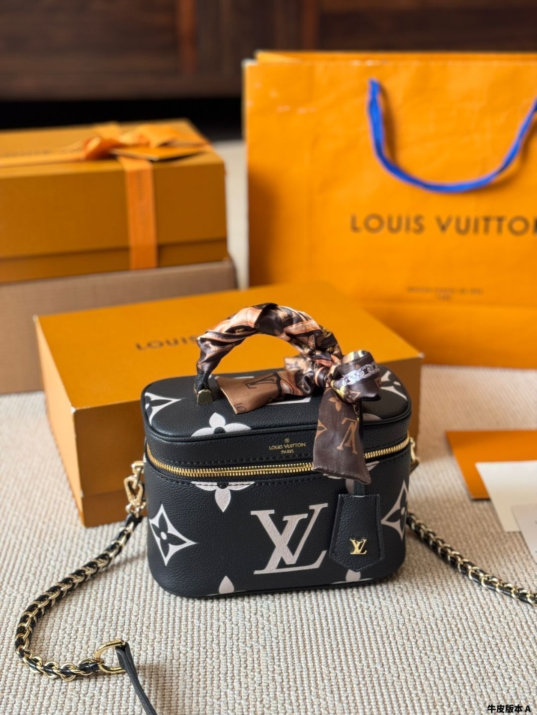 値下げLOUIS VUITTON チェーン　バック 今日特価】LV 2025 Vanity Chain Pouch ヴァニティチェーン