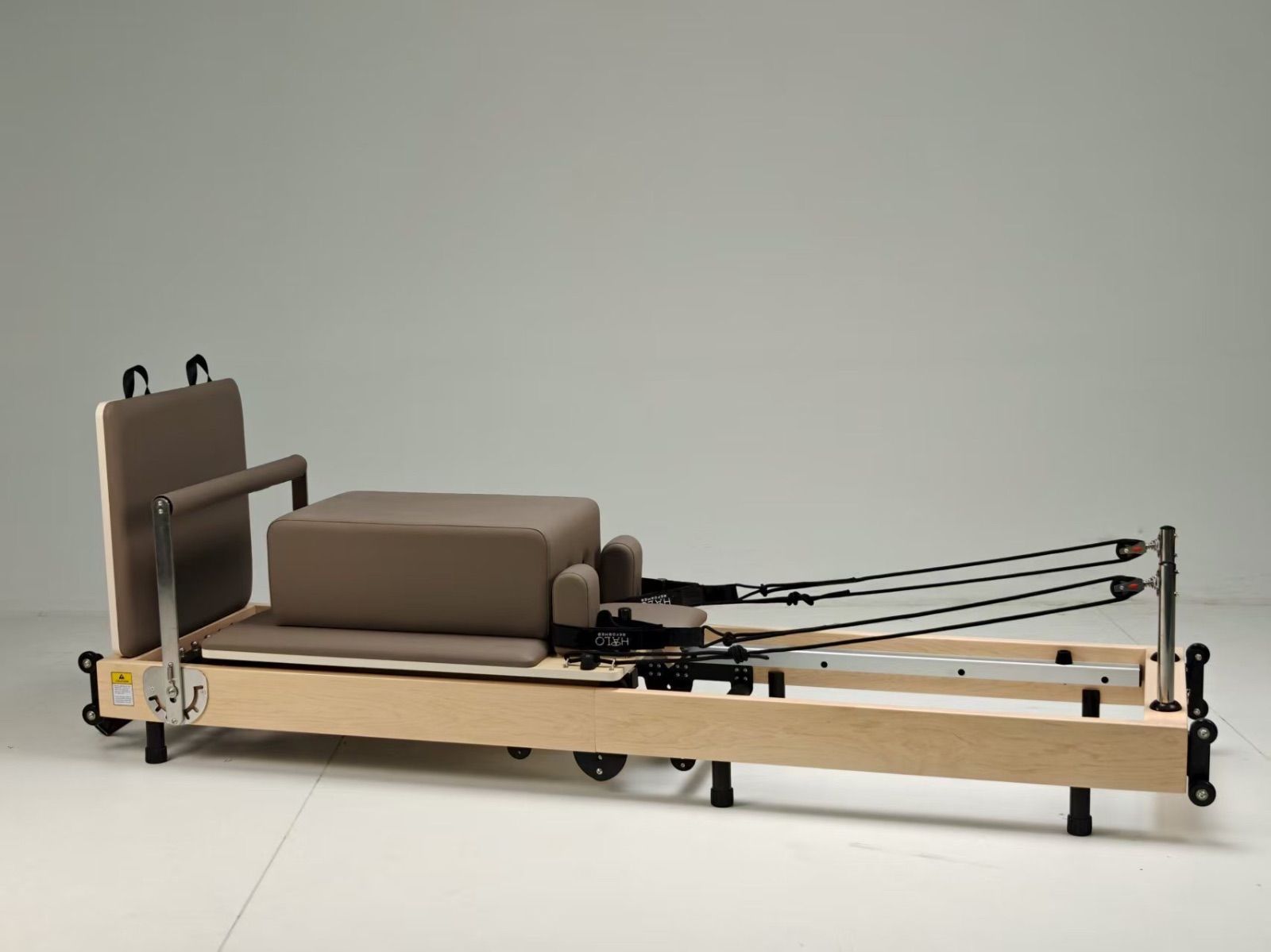 モーションケアピラティス折りたたみリフォーマー モーションケアピラティス折りたたみリフォーマー レザー調 黒