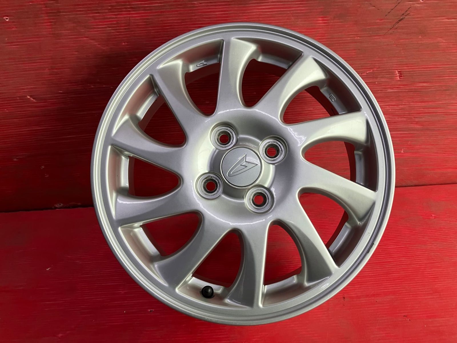 ダイハツ14インチ純正ホイール+ 21年製溝あり国産タイヤ ダイハツ 純正タイヤ付きホイール 14インチ 溝有り