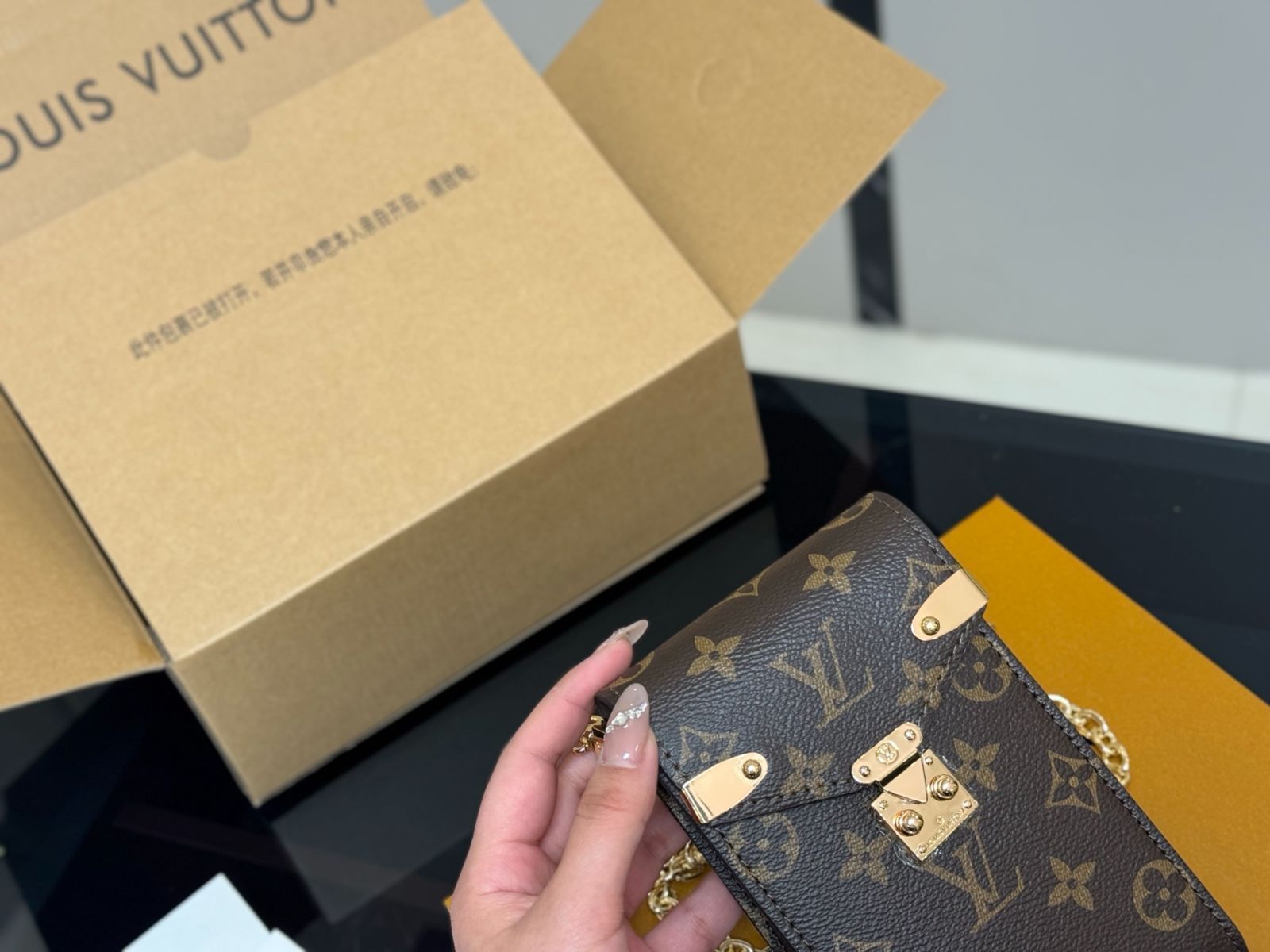 今日特価】LV Metis Phone Pouch エルヴィ メティス フォン 今日特価】LV Metis Phone Pouch エルヴィ メティス フォン