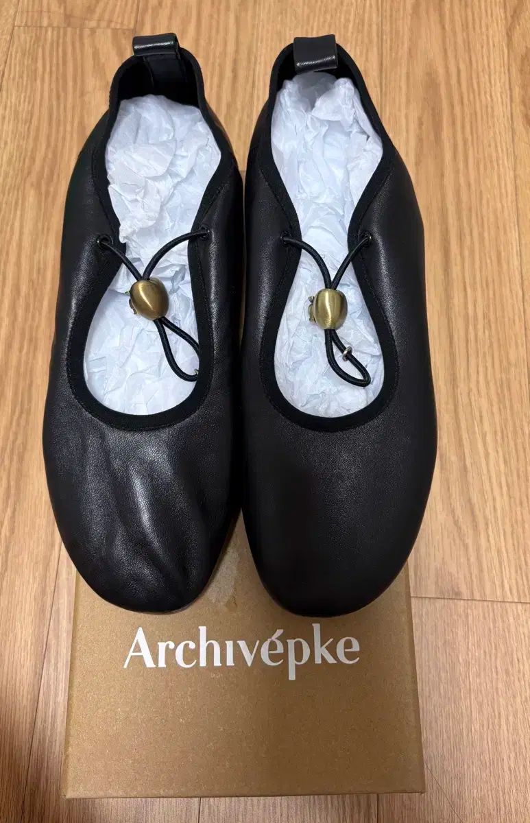 フラットシューズ