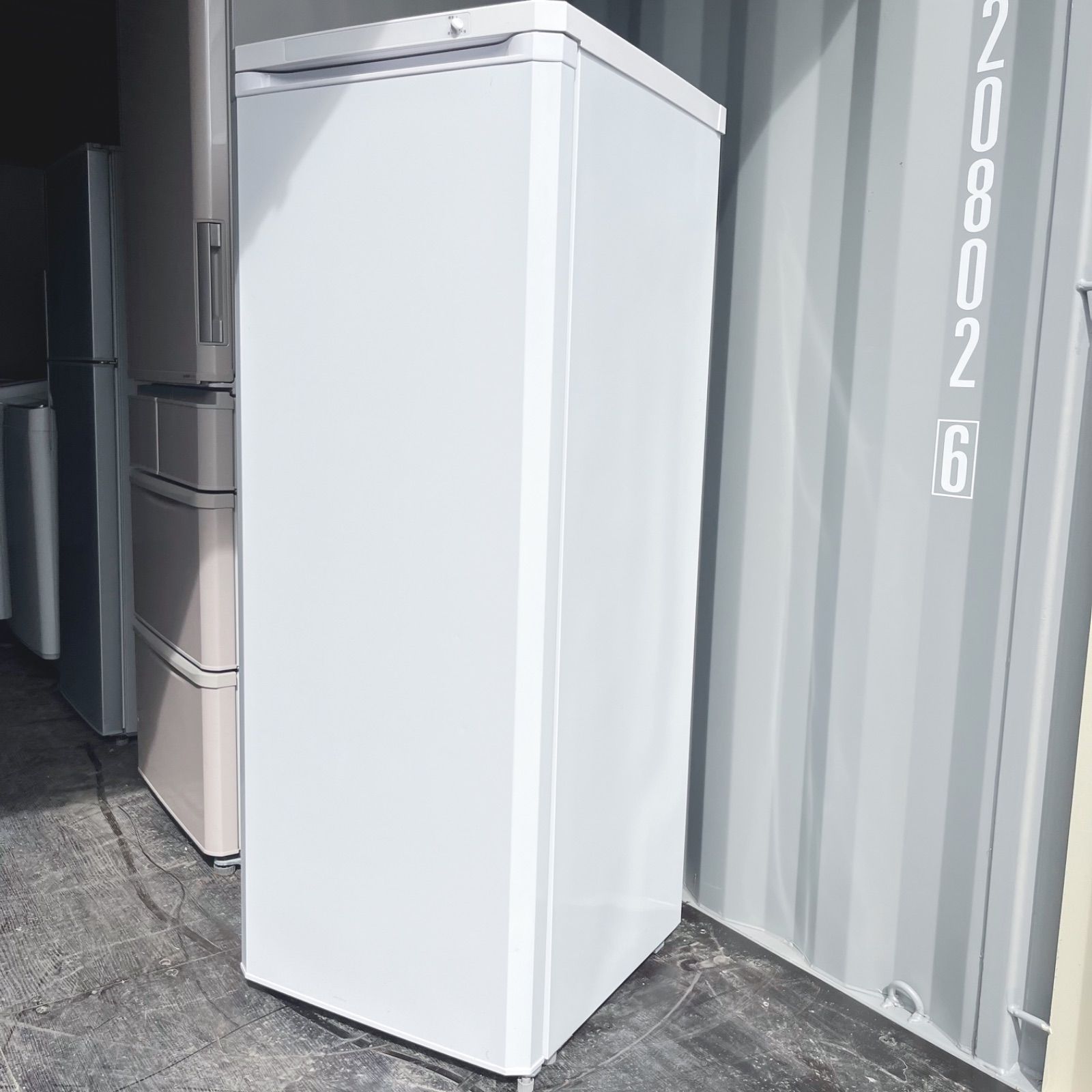 7段引出し付きシンプルホワイト冷凍庫