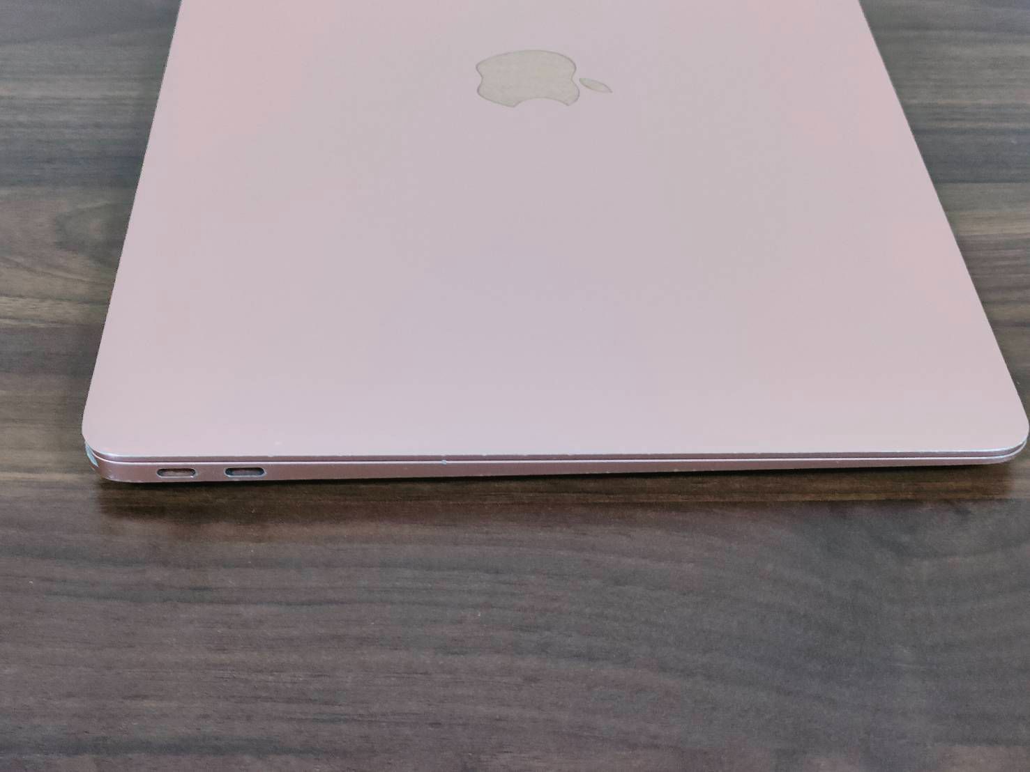 【美品】MacBook Air 2020 M1 ローズ　13インチ Amazon.co.jp: 【整備済み品】 Apple MacBook Air M1 2020(13