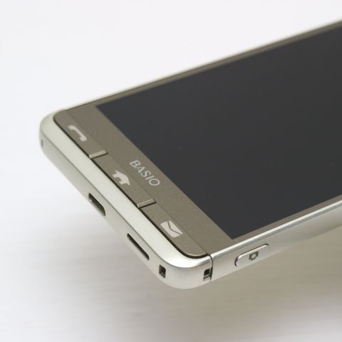 新品同様 KYV43 BASIO3 ゴールド スマホ 即日発送 スマホ 白ロム