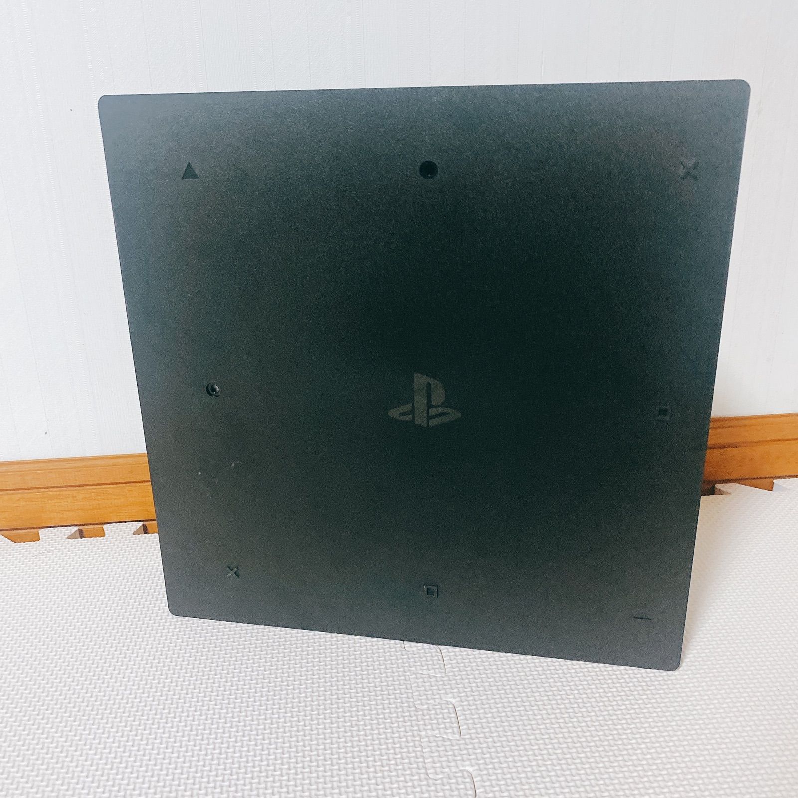 ソフトおまけ付】PS4 Pro 本体 CUH-7000B1TB(黒) 【中古】 - メルカリ