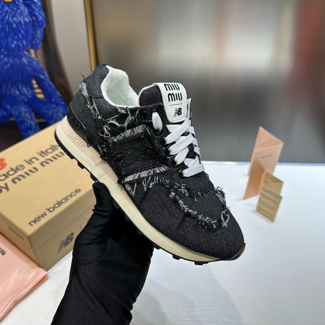 即購入不可 レデイースミュウミュウmiumiu New Balanceスニーカー箱付 人気 - メルカリ